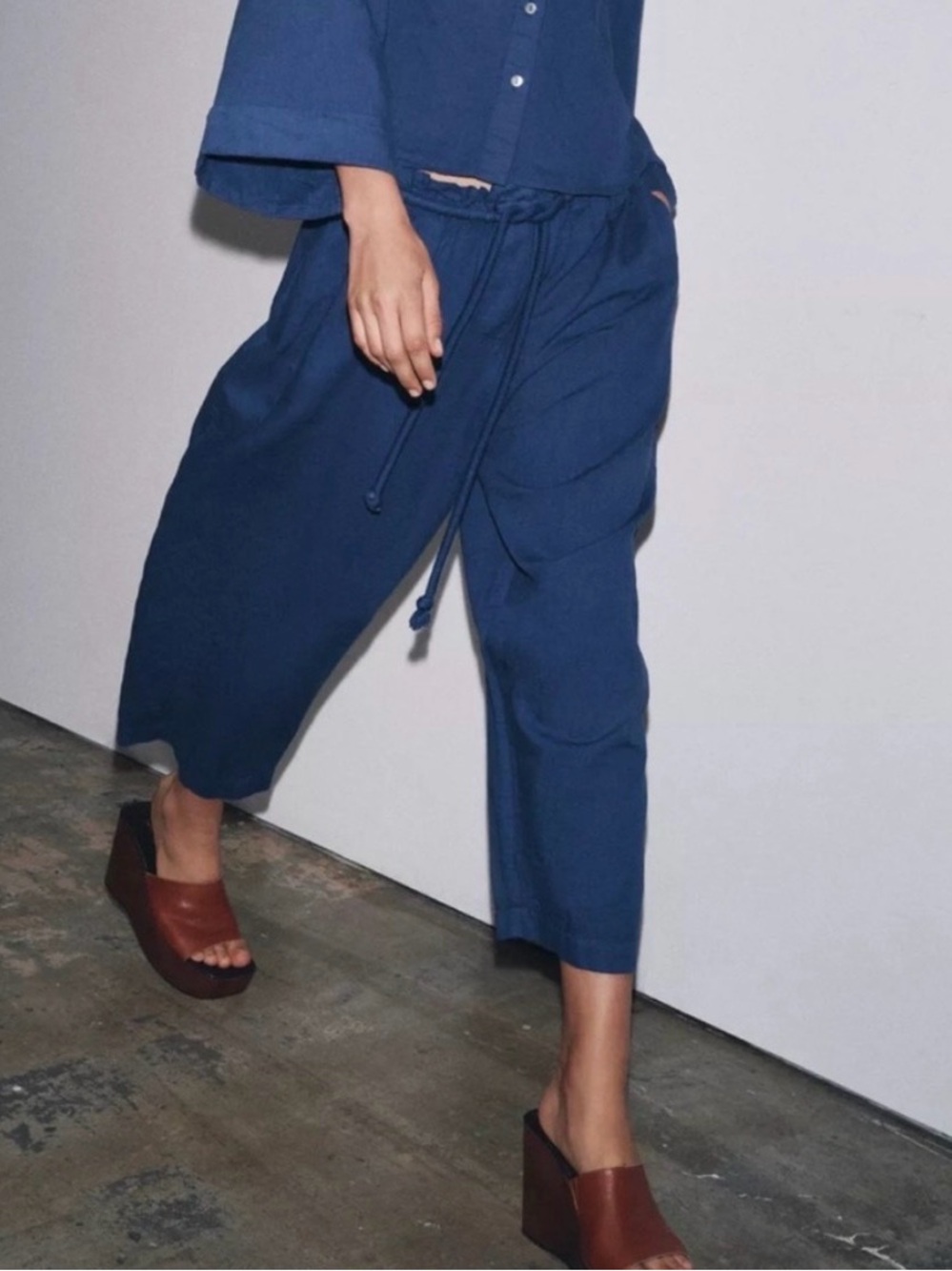 Zara Navy Cropped Drawstring Pants